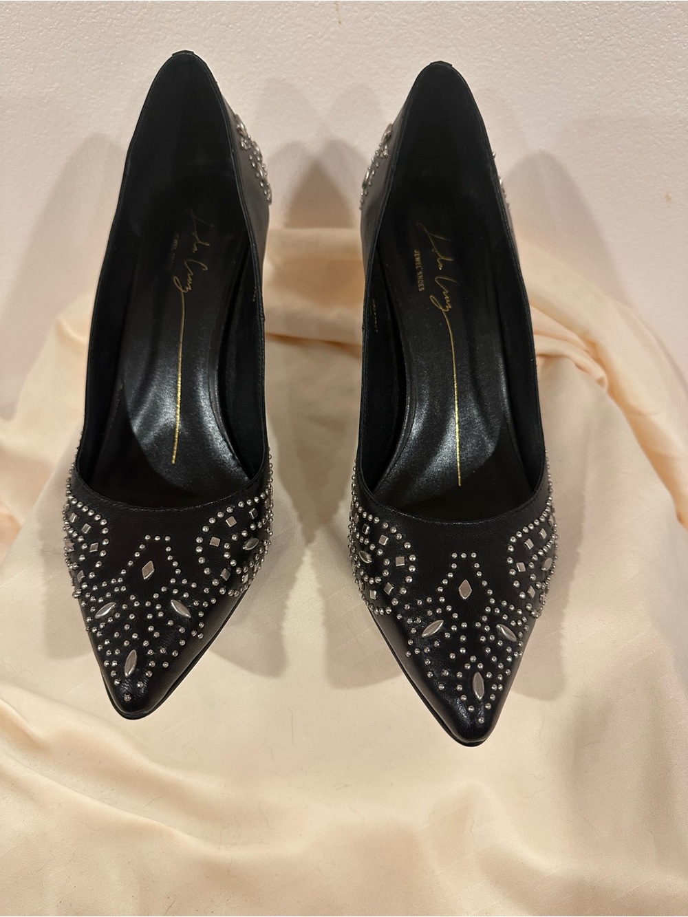 Lola Cruz Black Studded Pointed-Toe Women's Pumps